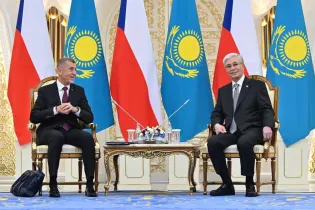 Токаев и Бабиш провели встречу в узком составе