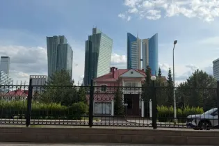 Снести Дипгородок в Астане и вырубить тысячу деревьев: что стоит за возможной застройкой района