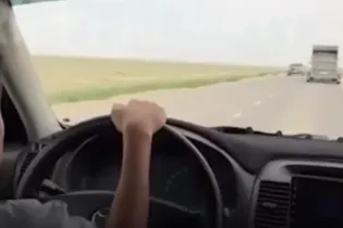 Видео с ребёнком за рулём авто обернулось крупным штрафом для жителя Жанаозена