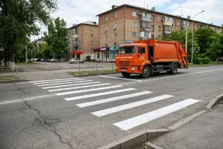 Шел за мороженым: в Шымкенте ребенок погиб под колесами грузовика