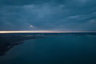 Трех человек унесло ветром на Капшагае