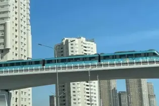 Стало известно, где оформить школьные и льготные карты для проезда на LRT в Астане