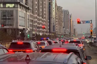 Перекрытие улицы в Астане усилит пробки у Abu Dhabi Plaza