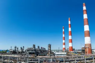 Казахстан продолжит поставки газа, несмотря на атаки на заводы в России