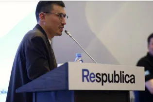 Сооснователь «Ирины Кайратовны» Азамат Марклен стал кандидатом в депутаты Курултая