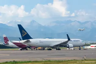 Рейс Air Astana из Астаны в Дубай развернули в воздухе