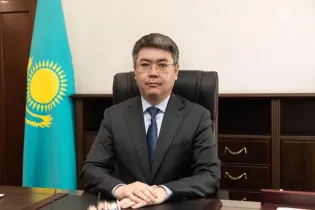 Серик Шапкенов покинул пост акима Атырауской области