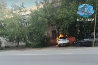 Шестилетний мальчик сжег автомобиль во дворе дома в Семее