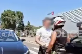 Алматинца арестовали на 10 суток после видео с провокационной ездой