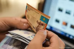 90 тысяч тенге за фото нарушителя: можно ли разбогатеть на доносах в Казахстане?