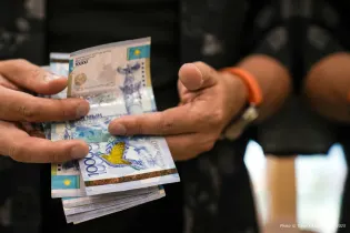 Казахстанец обещал поступление в вуз Китая и собрал миллионы: начато расследование