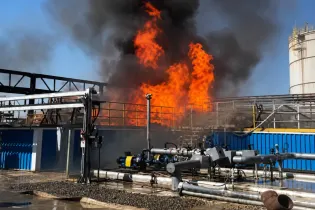 Уголовное дело возбудили после пожара на Атырауском НПЗ