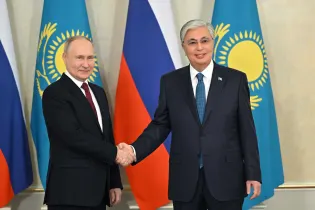 Путин и Токаев провели неформальную встречу в ходе саммита БРИКС