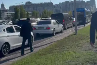 ДТП с тремя авто парализовало движение в Астане