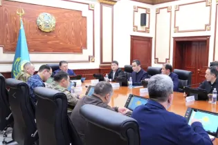Спецкомиссия взяла под контроль распределение помощи семьям погибших на Каспии военных