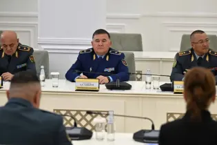 «Халатность и показуха»: Токаев раскритиковал руководство армии