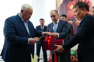 Книги об истории Букеевской Орды представили в Западно-Казахстанской области