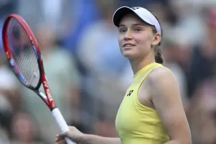 Рыбакина сенсационно вылетела с турнира WTA 1000 в Пекине