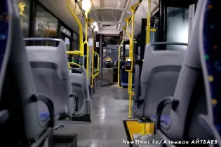 Мужчина с ножом устроил дебош в автобусе в Алматы