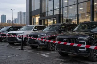 Продал восемь машин мимо кассы: менеджер автосалона обманул покупателей в Астане