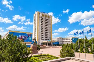 Преподаватель КазНУ заявила об увольнении и побоях: что ответил университет