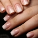Любительниц гель-лака предупредили о грозящей гнойным воспалением привычке