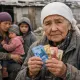 В Казахстане урезали число семей, получающих АСП
