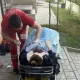 Алматинка родила на улице — скорая не смогла проехать из-за припаркованных авто