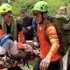 Туристку с травмой ноги эвакуировали с высоты 2300 метров в Алматы