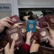 Режиссера возмутили толпы россиян в очередях за Шенгеном в визовых центрах Казахстана