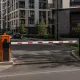 Платить заставят всех: как законно установить шлагбаум в казахстанских ЖК