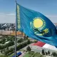 На балконах, авто и одежде: как теперь разрешено использовать флаг Казахстана