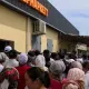 Распродажа бытовой химии за 500 тенге обернулась давкой в Жанаозене