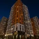 «Упала на байк курьера»: девушка выпрыгнула из окна многоэтажки в Астане