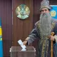 Студент из Казахстана пришёл на выборы в образе бия