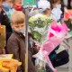 Цветы учителям 1 сентября: Минпросвещения разъяснило правила