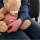 В Семее ребенок получил ожоги в роддоме: семья пытается добиться лечения