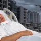 Дали три зарплаты и коляску: мать троих детей потеряла ногу при падении крана в Астане