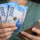 Казахстанцы снова потянулись за рублями – спрос подскочил в 49 раз