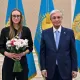 «Наши дети хотят тоже стать чемпионами»: Токаев наградил Рыбакину орденом «Барыс»