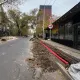 Ремонт по кругу: в Алматы снова раскопали недавно уложенный тротуар